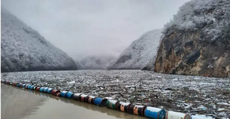 Drina kod Višegrada na rubu ekološke katastrofe: Hiljade kubika smeća iz tri države