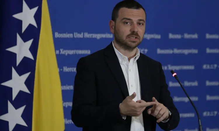 Magazinović inicirao izmjene Zakona o saobraćaju: Kazne za “parking papke” 200 KM