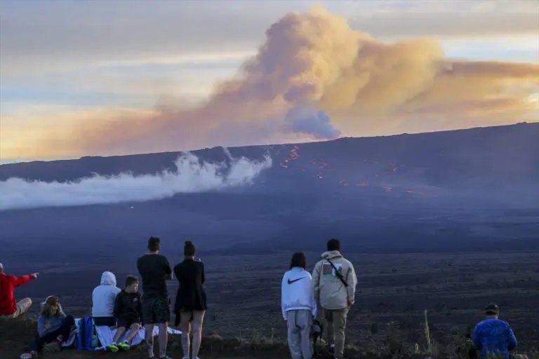 Erupcija najvećeg aktivnog vulkana na svijetu (FOTO)