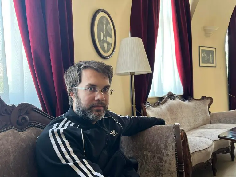 Pozorišni reditelj Ivan Plazibat za BUKU: Navikli smo živjeti pod kapom malih bogova