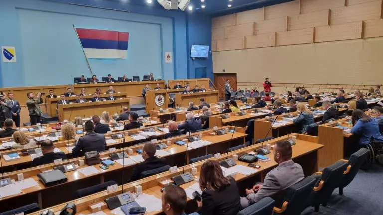 SUTRA SJEDNICA NSRS: Prijedlog zakona RS o neprimjenjivanju odluka Ustavnog sudu BiH