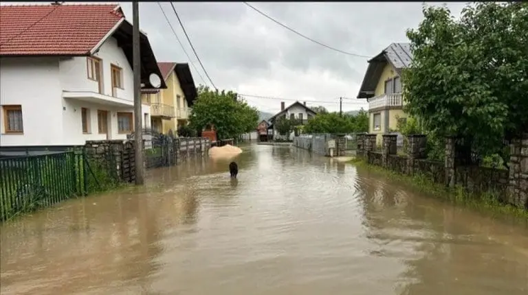 Stanovnici Sanskog Mosta zabrinuti zbog rasta vodostaja rijeke Sane