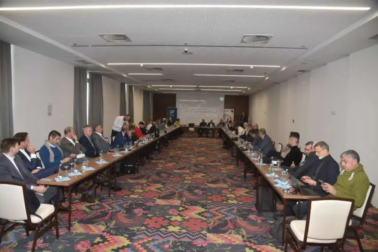 Poslodavci u FBiH nezadovoljni odnosom aktuelne vlasti, traže hitan sastanak