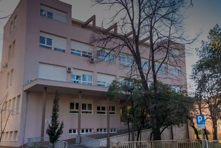 Trogodišnja djevojčica čiji su roditelji i brat poginuli kod Mostara bori se za život