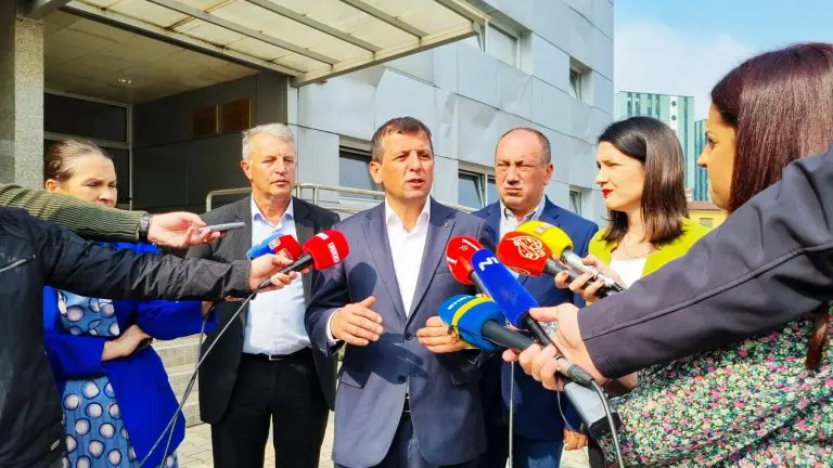 Vukanović: Ako smo krali hapsite nas