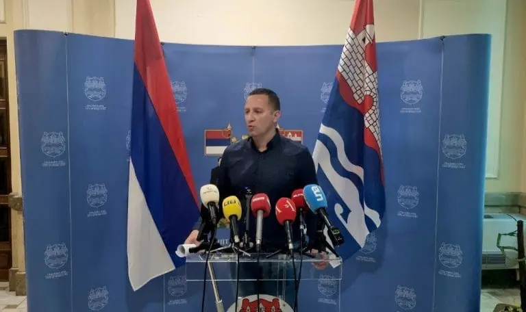 “Cirkus se nastavlja u banjalučkoj skupštini. Ljudi skidoše 50 tačaka!”