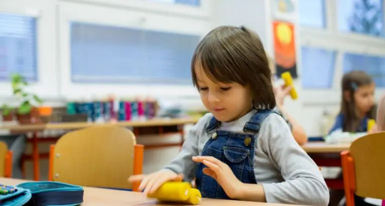 Škola u Norveškoj: Prvaci imaju jedan domaći nedeljno, pet predmeta, a roditelji svakog petka dobijaju izveštaj