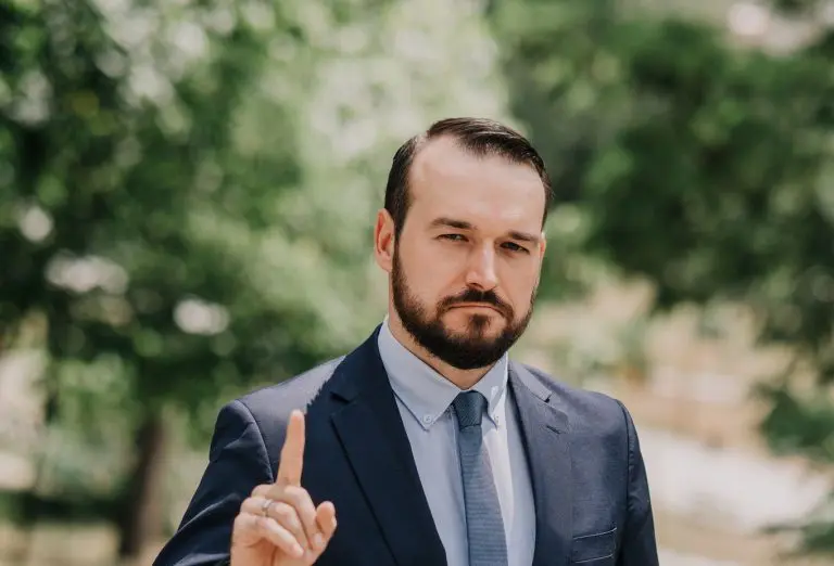 “Napisao sam da će plate biti veće za 200-300 KM, ali samo ako uredim zakone o doprinosima i porezu na dohodak”