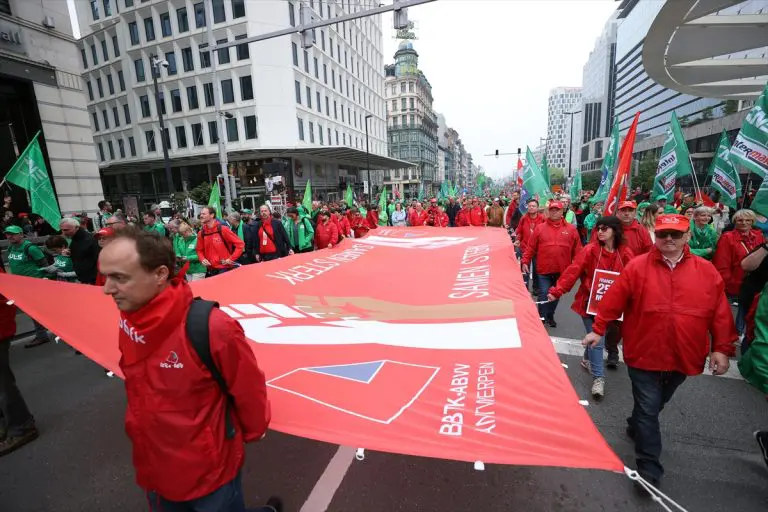 Radnici iz Belgije stupili u jednodnevni štrajk (FOTO)