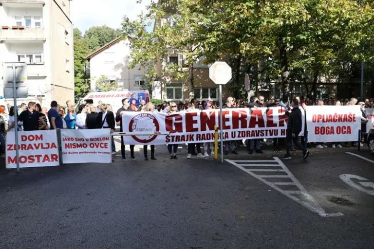 Protest medicinskih radnika u Mostaru: Tražimo da ova agonija prestane