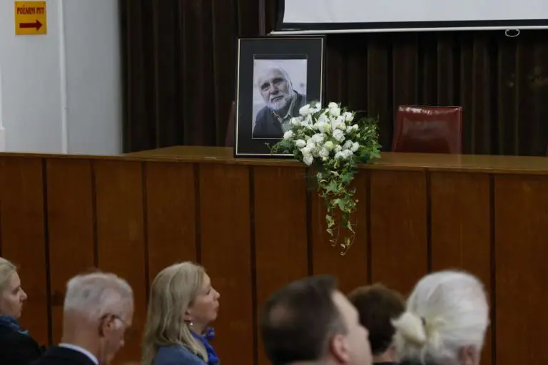 Komemoracija povodom smrti Dževada Karahasana održana u Akademiji nauka i umjetnosti BiH