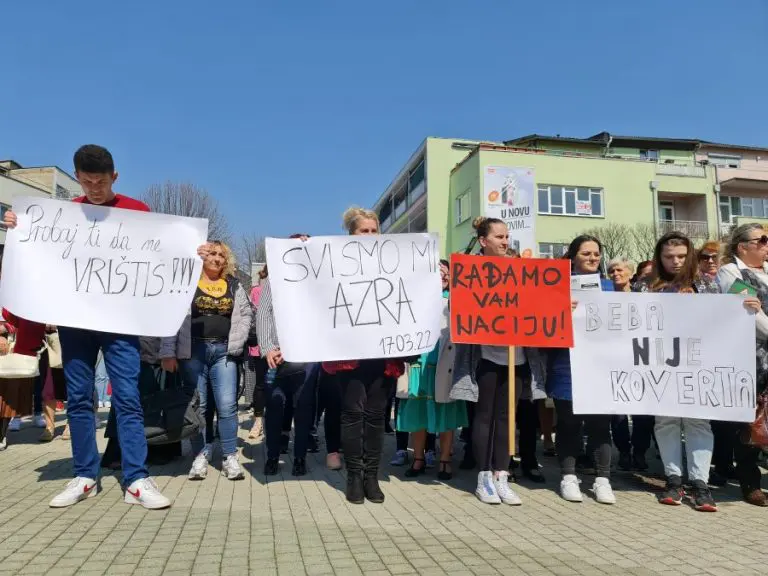 Gorka svjedočenja porodilja: Porodilišta “mjesto straha, klanica i mrtvačnica”