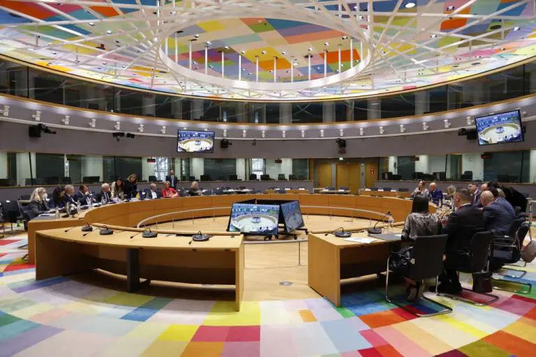 Financial Times: Brisel će sabotirati mađarsku ekonomiju ako Orban stavi veto na pomoć Ukrajini