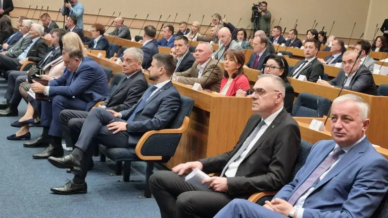 “Pa zar Milorad Dodik nije javno nudio dvije milijarde i dio teritorije Republike Srpske…”