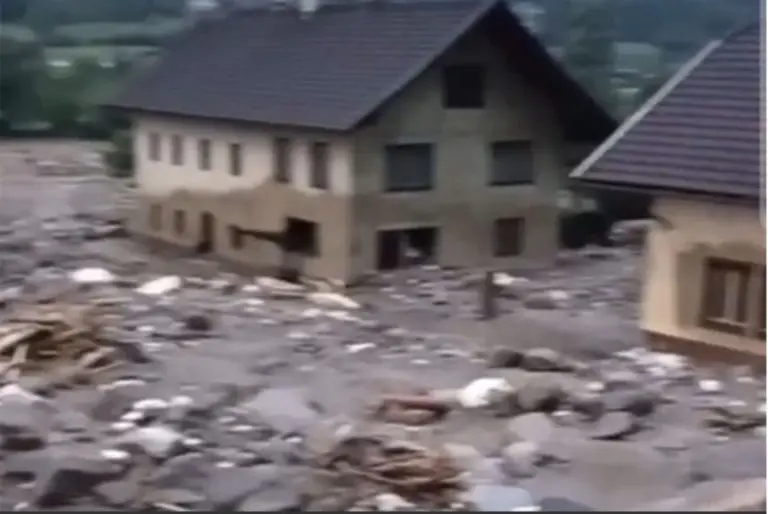 Poplave i odroni u Austriji, jedna osoba poginula
