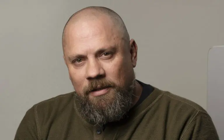 Boris Dežulović: Usta puna zemlje