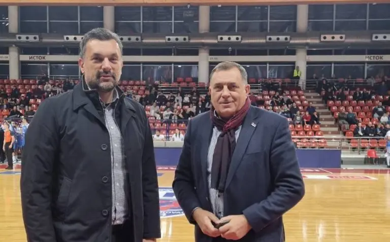 Dodik i Konaković: od međusobnih uvreda do zajedničkog “navijanja” na tribinama