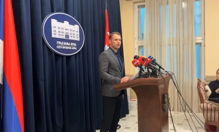 Stanivuković: Upitna proslava Nove godine u Banjaluci, nema novca za gorivo za vatrogasce, rad bazena…