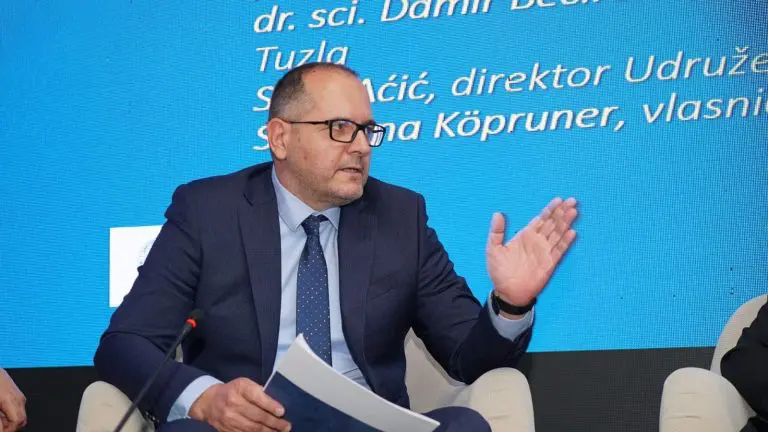 “Pred izbore će dijeliti šakom i kapom, a na zimu će nas dovesti u teške probleme”