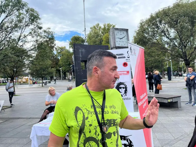 Davor Dragičević za BUKU: Sve više tonemo