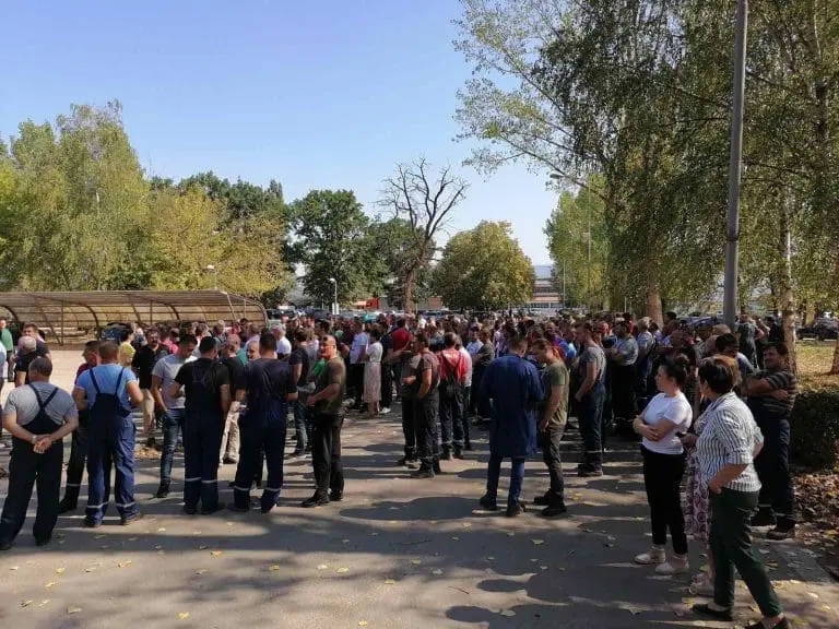 Radnici „Alumine“ traže da Vlada RS povuče svoju odluku ili će organizovati novi protest van kruga fabrike