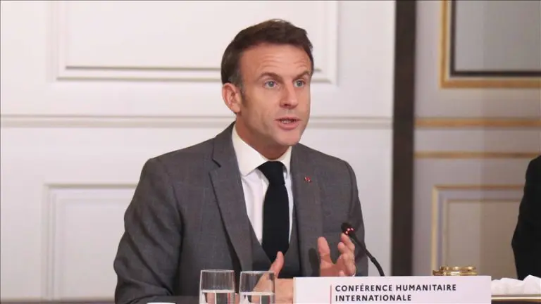 Macronove nove fotografije su poruka Putinu?