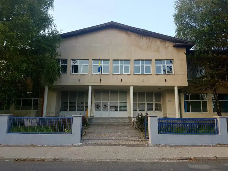 Škola iz Bihaća obavijestila nadležne o prijetnjama