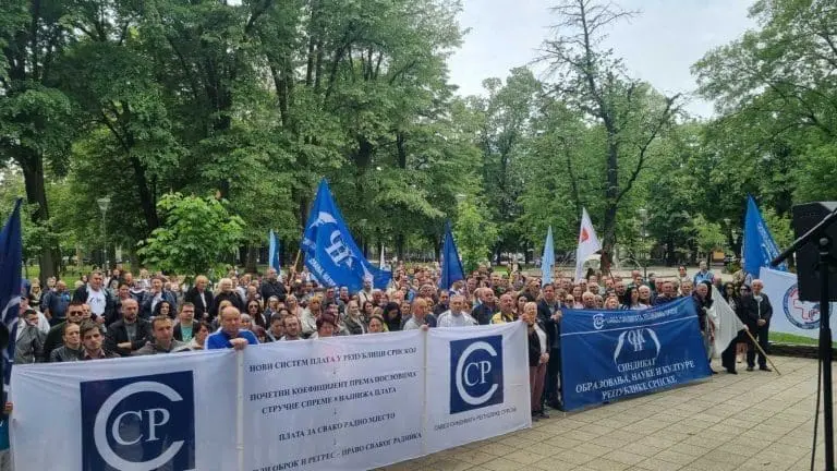 Prvomajski protest radnika u Banjaluci: “Zarađuju milione na grbači radnika”
