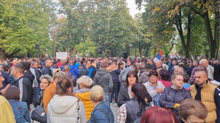 Počeo novi protest opozicije u Banjaluci: “Očekujemo da bude masovniji”