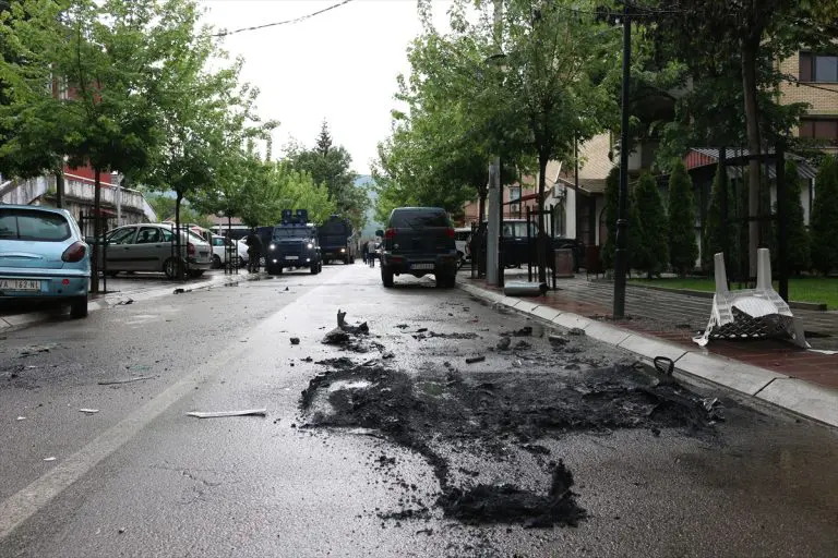 SAD i EU osuđuju akciju kosovskih vlasti, traže da se odmah prekine nasilje