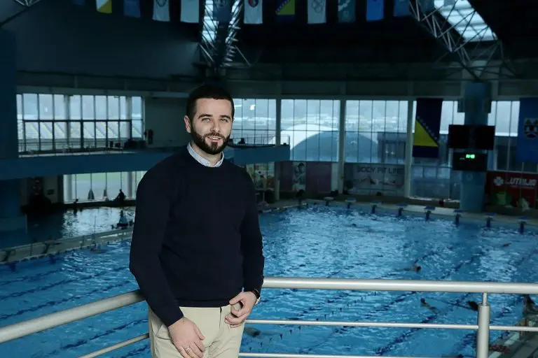 Nezaposleni trener već tri godine besplatno uči plivati djecu sa invaliditetom: MOJA DJECA MOGU SVE