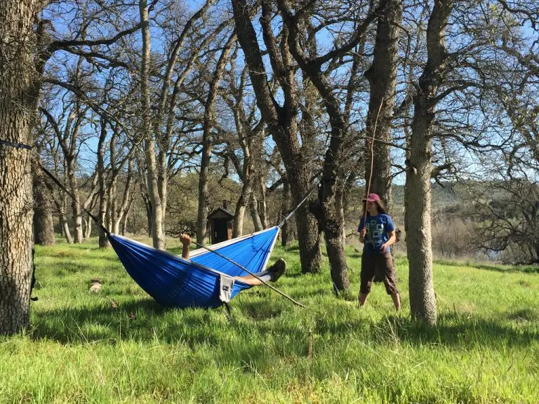 Počelo takmičenje u ležanju u Crnoj Gori: U borbi za 1.000 eura 21 učesnik