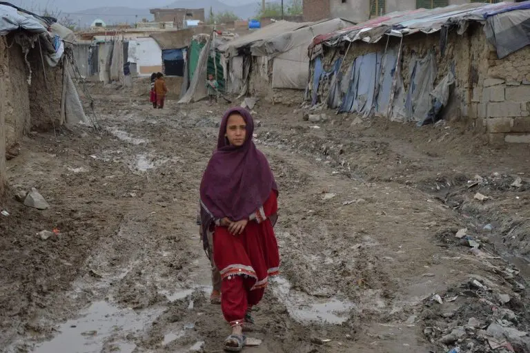 U tajnom književnom klubu u Kabulu tinejdžerke nalaze utjehu u Dnevniku Anne Frank