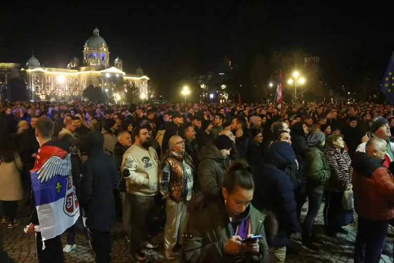 Studenti izlaze na ulice: Od 11 sati okupljanje, najavljene šestočasovne blokade, krenula podrška iz Novog Sada