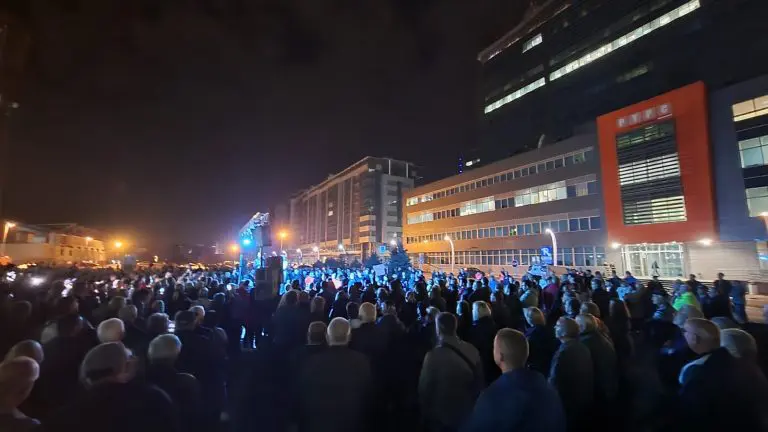 Sa protesta opozicije upućeni zahtjevi RTRS-u