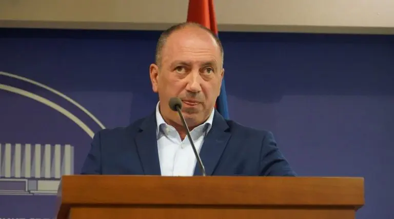 Traži se zabrana obavljanja duplih funkacija u Republici Srpskoj: Sjede na dvije i više stolica odjednom