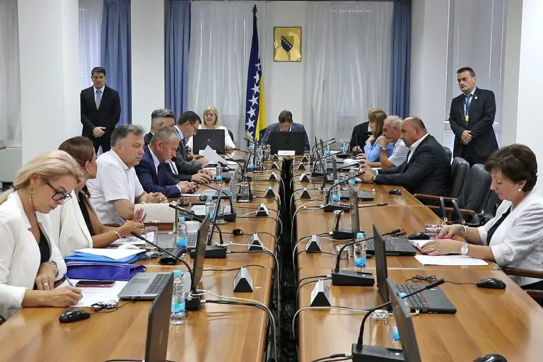 Vlada FBiH potrošila osam godina mandata, a nije rasteretila privredu