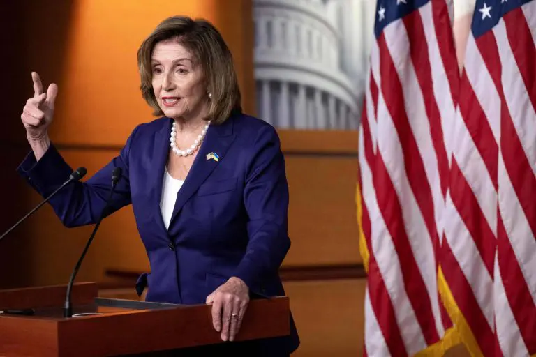 Napadnut muž Nancy Pelosi