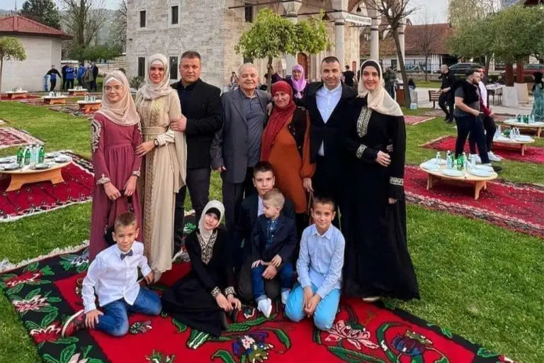 Ramazanska priča iz Banjaluke: Porodica Memić dijeli ljepotu ramazana sa komšijama