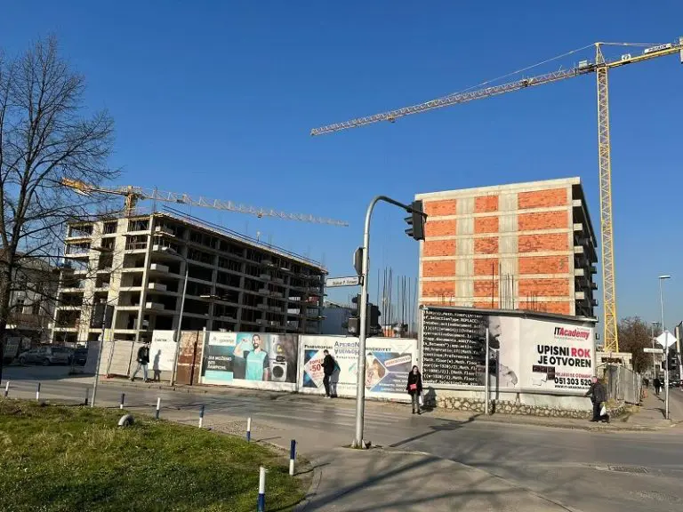 Otvoreno pismo nastavnika AGGF-a: Svjedočimo napadima na urbanu strukturu i identitet Banjaluke