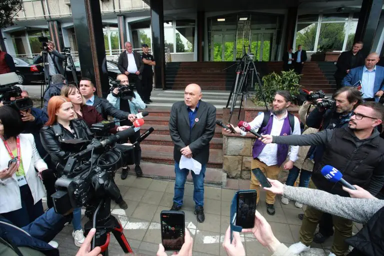 Prosvjetni radnici iz Srbije traže zabranu emitovanja rijalitija