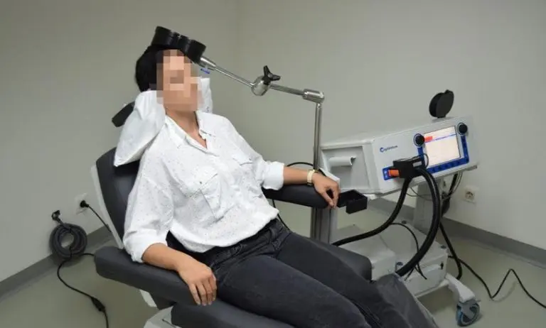 Na UKC-u RS primijenjen tretman transkranijalnom magnetnom stimulacijom kod dijagnoze depresije