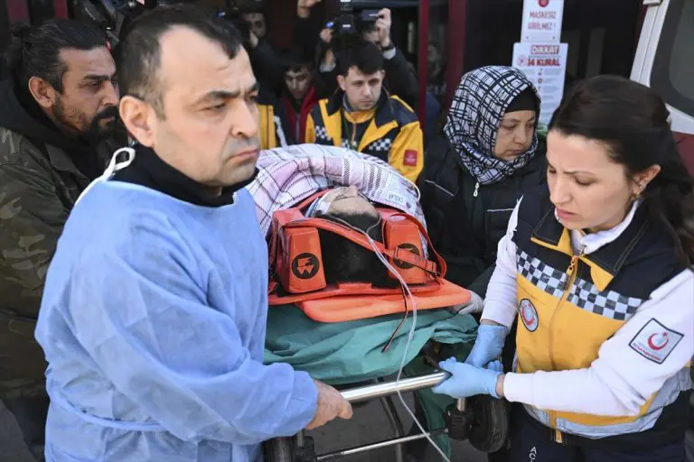 Zdravstveno stanje 17-godišnje djevojke izvučene iz ruševina iznenadilo doktore