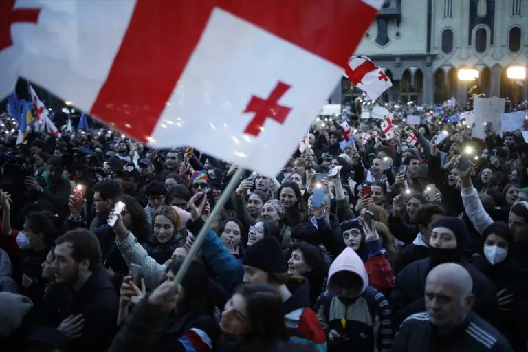 Zbog protesta u Gruziji povlači se nacrt zakona koji predviđa kvalifikovanje nekih medija kao stranih agenata
