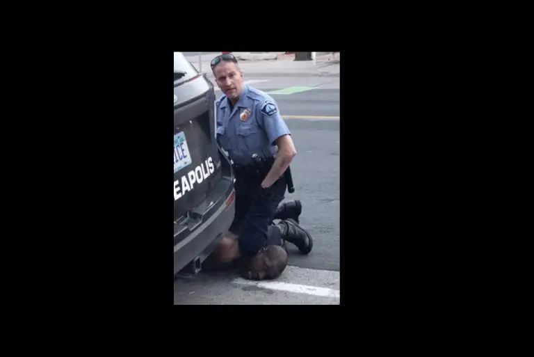 Policajac osuđen za ubistvo Georgea Floyda izboden u zatvoru