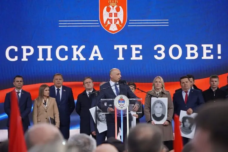 Apsurd! Urlao da ne želi u pede*sku Evropu, a član je Odbora za Evropske integracije