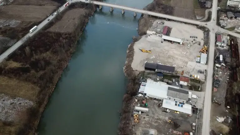 Krivične prijave zbog zakonom zabranjenih radova u koritu rijeke Bosne i izazivanja opšte opasnosti!