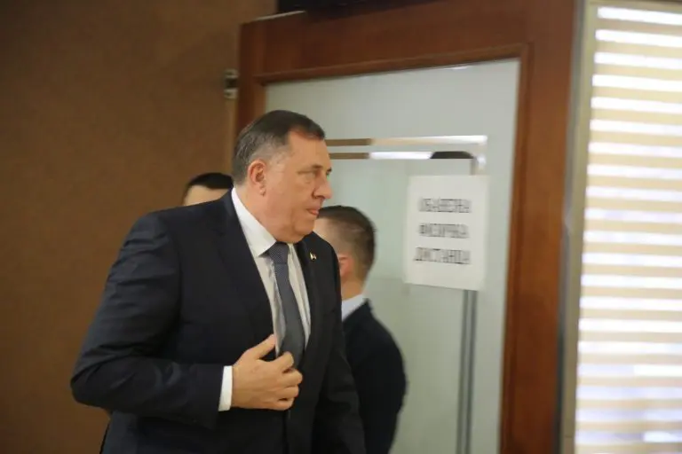 Dodik u NSRS: Ostati neutralan u sukobu Rusije i Ukrajine