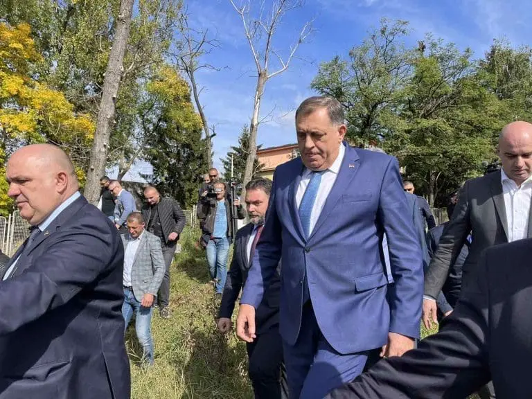Činjenica da je Dodik izašao na sudsko ročište suda kojeg ne priznaje pokazuje njegov strah