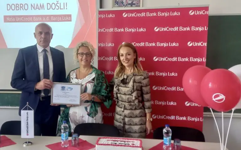 UniCredit banka uručila donaciju Ekonomskoj školi u Doboju: Bolji uslovi za učenje i praksu